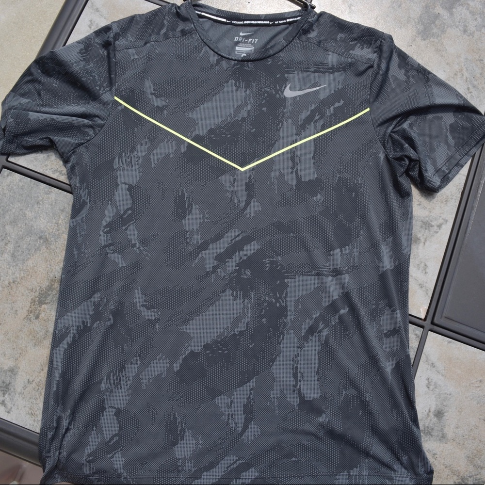 Men’s Nike Athletic Shirt